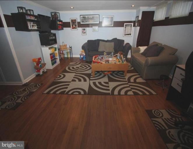 1533 Doxbury Road Towson, MD 21286 - Photo 16 of 30 Oooh ... a large, finished Family Room!