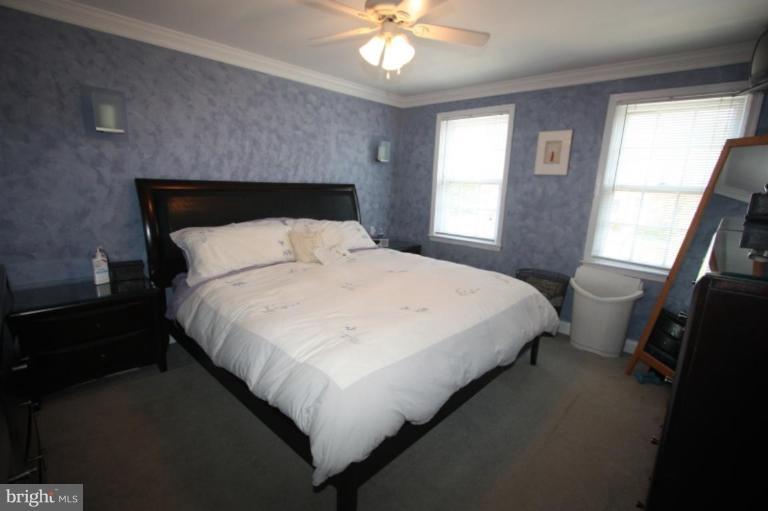 1533 Doxbury Road Towson, MD 21286 - Photo 21 of 30 Largest bedroom ... crown molding and 2 closets!