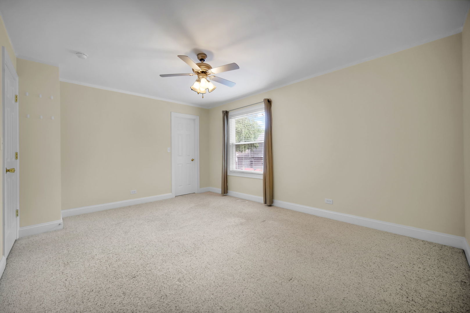 2575 Prairieview Lane South Aurora, IL 60502 - Photo 19 of 29 Gallery Image 19