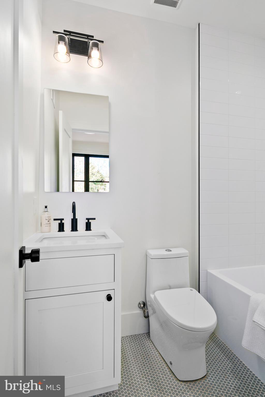 1842 Monroe Street Northwest, Unit 2 Washington, DC 20010 - Photo 14 of 24
