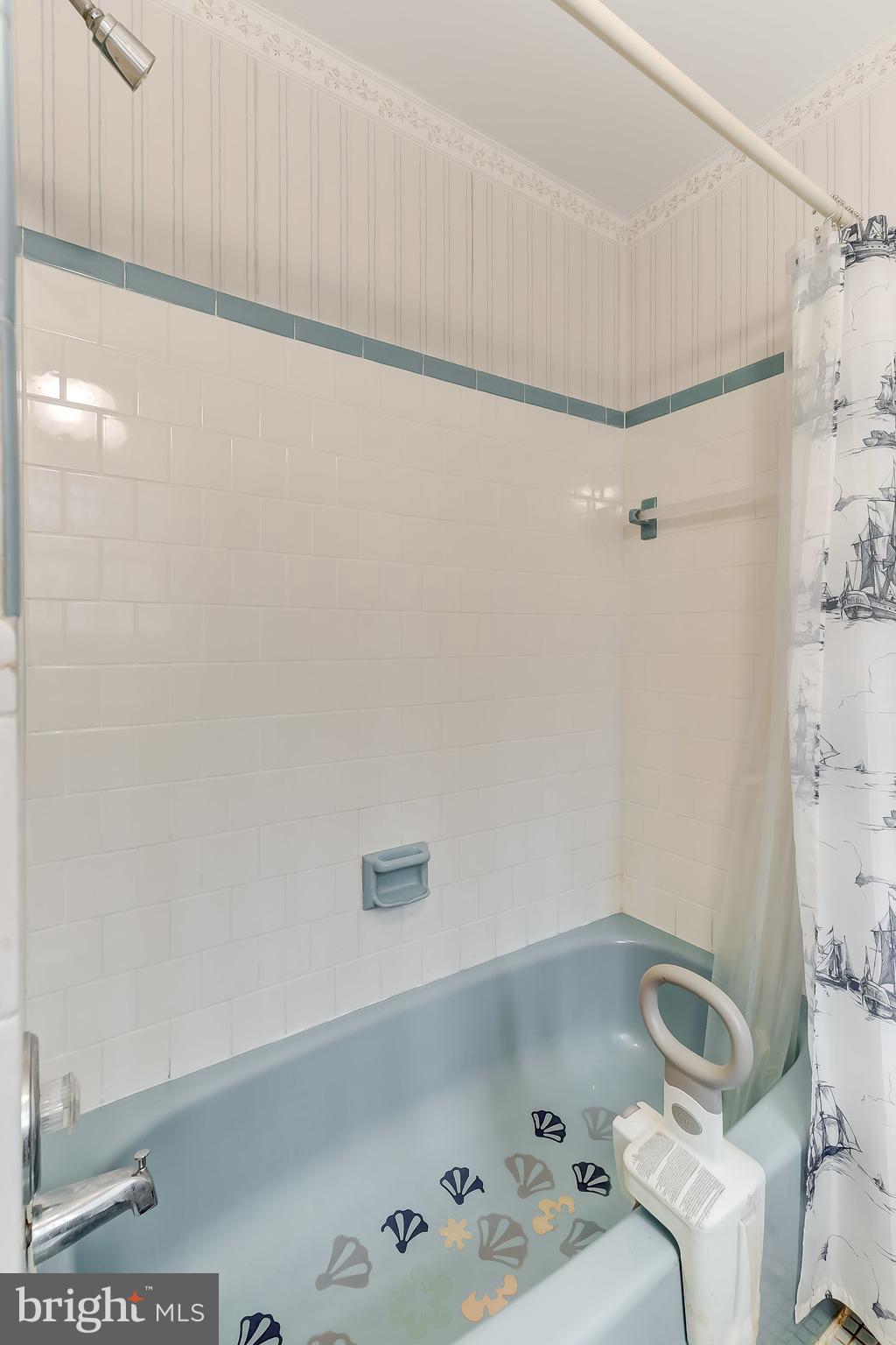 1204 Temfield Road Baltimore, MD 21286 - Photo 29 of 53 Original tub and tile
