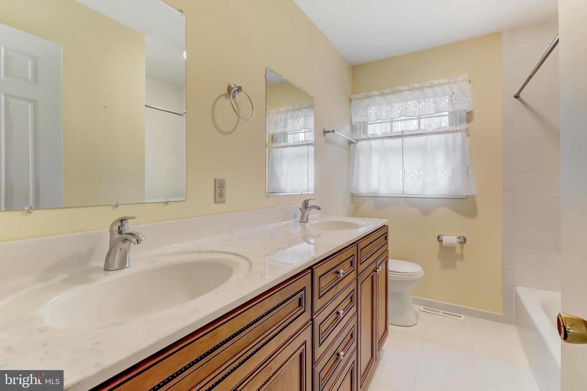 1204 Temfield Road Baltimore, MD 21286 - Photo 35 of 53 Hall Bath with Double Sinks