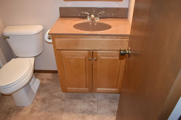 $122,900 | 44 Crystal Court, Unit B2, Pontiac, IL 61764