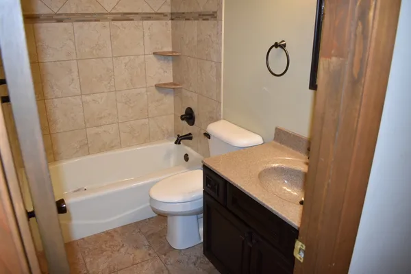$122,900 | 44 Crystal Court, Unit B2, Pontiac, IL 61764
