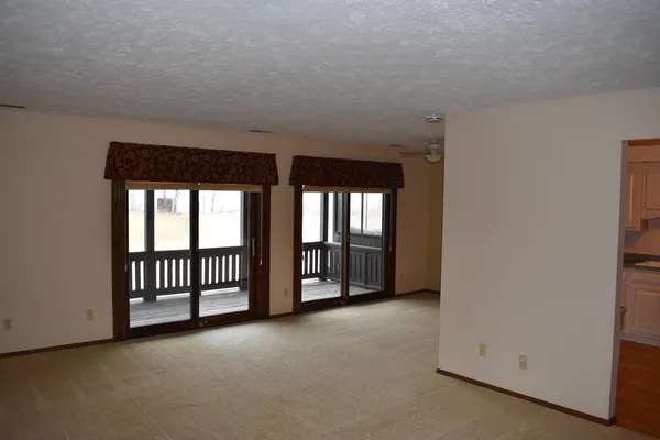 $122,900 | 44 Crystal Court, Unit B2, Pontiac, IL 61764
