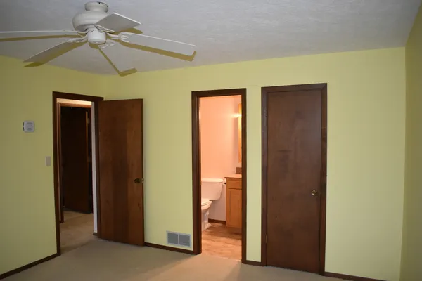 $122,900 | 44 Crystal Court, Unit B2, Pontiac, IL 61764