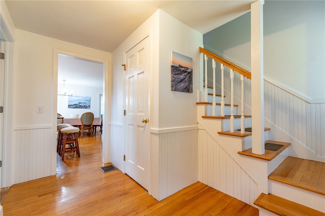 10 Cross Street Narragansett, RI 02882 - Photo 7 of 10