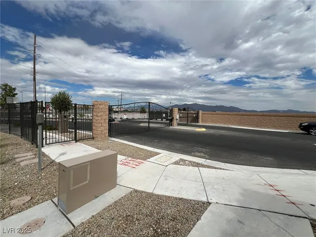 $2,495 | 6567 Dove Point Place, Las Vegas, NV 89130