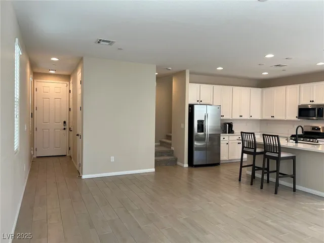 $2,495 | 6567 Dove Point Place, Las Vegas, NV 89130