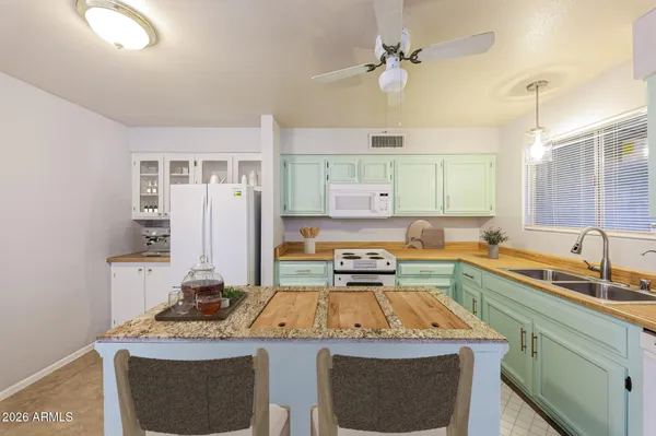 $2,400 | 18422 North 30th Lane, Phoenix, AZ 85053