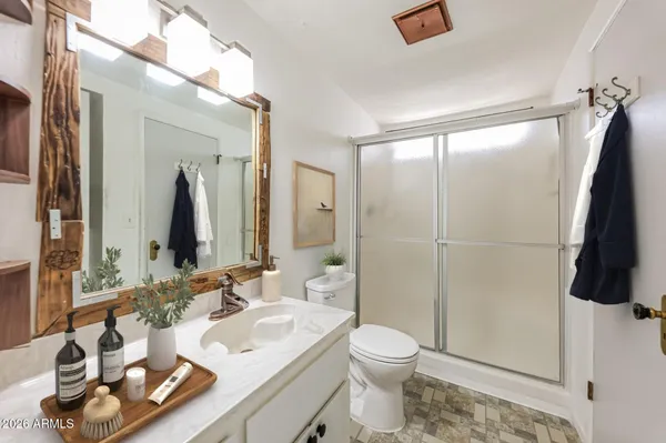 $2,400 | 18422 North 30th Lane, Phoenix, AZ 85053
