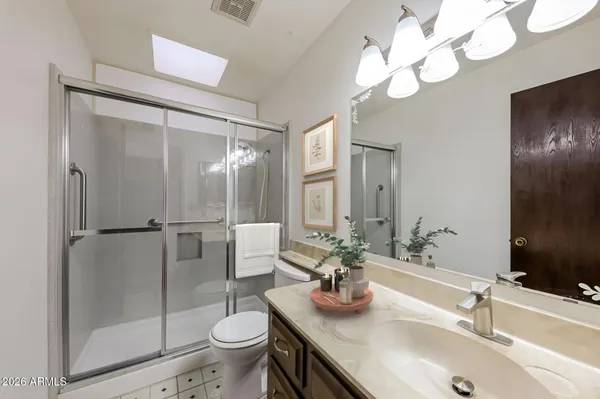 $2,400 | 18422 North 30th Lane, Phoenix, AZ 85053