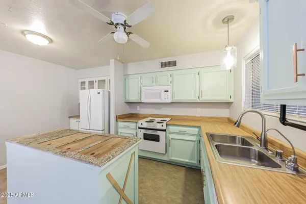 $2,400 | 18422 North 30th Lane, Phoenix, AZ 85053