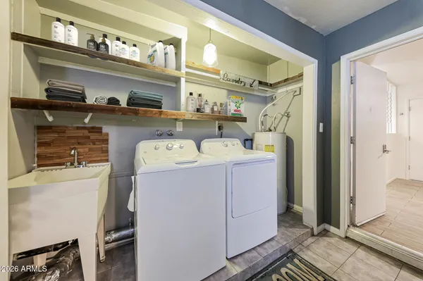 $2,400 | 18422 North 30th Lane, Phoenix, AZ 85053