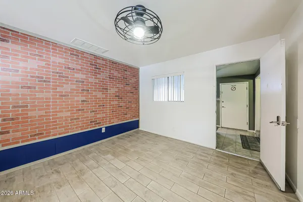 $2,400 | 18422 North 30th Lane, Phoenix, AZ 85053