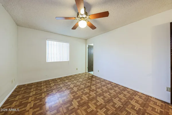 $2,400 | 18422 North 30th Lane, Phoenix, AZ 85053