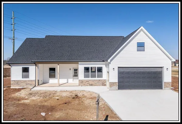 $449,900 | 535 Pheasant Drive, New London, WI 54961