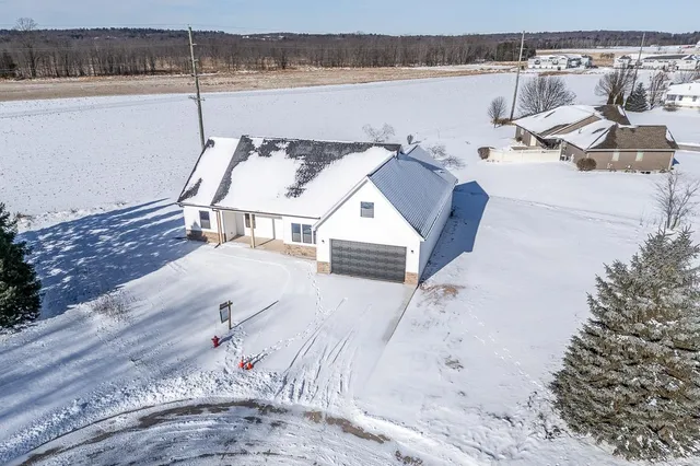 $480,000 | 535 Pheasant Drive, New London, WI 54961