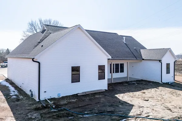 $449,900 | 535 Pheasant Drive, New London, WI 54961