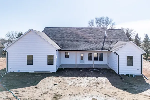 $449,900 | 535 Pheasant Drive, New London, WI 54961