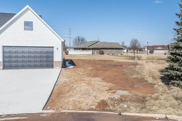 $449,900 | 535 Pheasant Drive, New London, WI 54961
