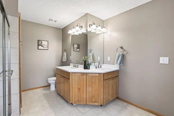 $595,000 | 13316 Commonwealth Drive, Burnsville, MN 55337