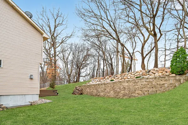 $595,000 | 13316 Commonwealth Drive, Burnsville, MN 55337