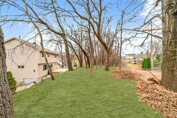 $595,000 | 13316 Commonwealth Drive, Burnsville, MN 55337