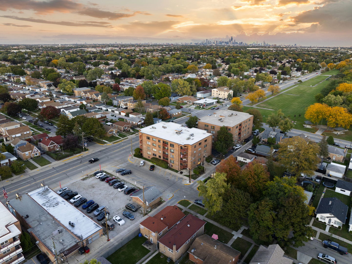 6421 Pershing Road, Unit 404 Berwyn, IL 60402 - Photo 26 of 31 an aerial view of a city with lots of residential buildings