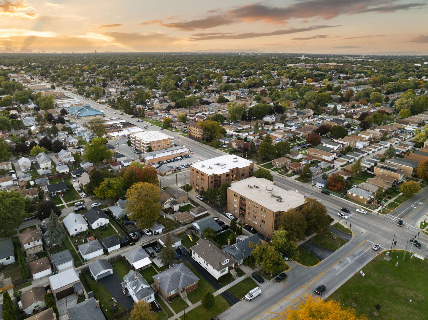 6421 Pershing Road, Unit 404 Berwyn, IL 60402 - Photo 31 of 31 an aerial view of multiple house