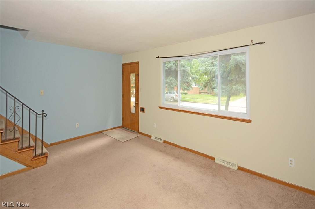 7050 Brandywine Road Parma Heights, OH 44130 - Photo 3 of 30