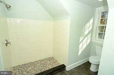 2214 South Road Baltimore, MD 21209 - Photo 22 of 29 Bath