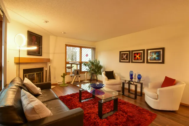 $324,900 | 15731 West Brook Drive, New Berlin, WI 53151