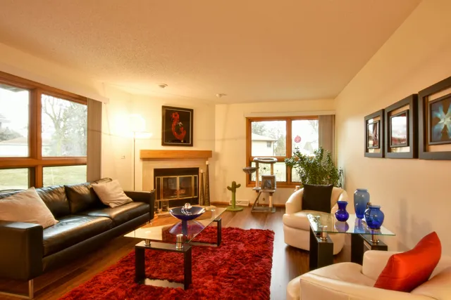 $324,900 | 15731 West Brook Drive, New Berlin, WI 53151