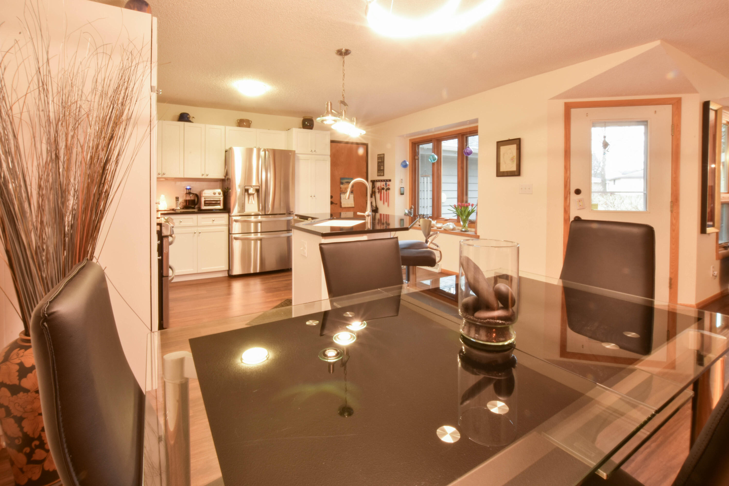 15731 West Brook Drive New Berlin, WI 53151 - Photo 22 of 26 DR to Kitchen