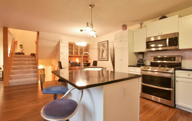 $324,900 | 15731 West Brook Drive, New Berlin, WI 53151