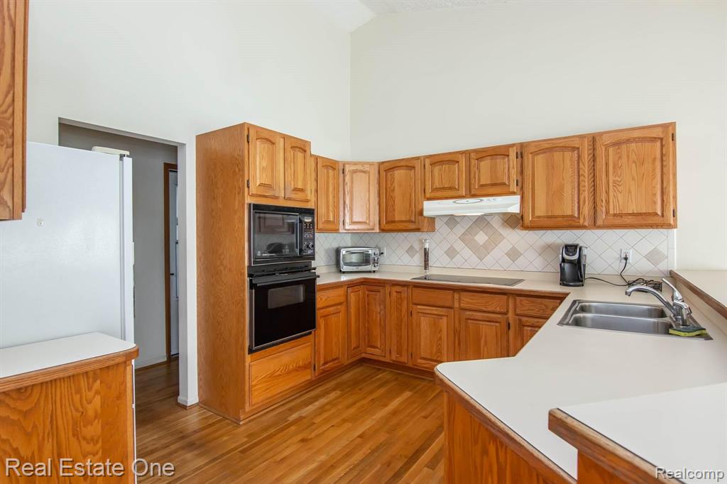 6687 Ridgeview Drive, Unit 55 Clarkston, MI 48346 - Photo 4 of 28