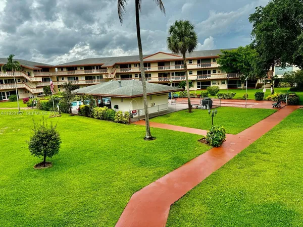 $1,700 | 5300 Washington Street, Unit H236, Hollywood, FL 33021
