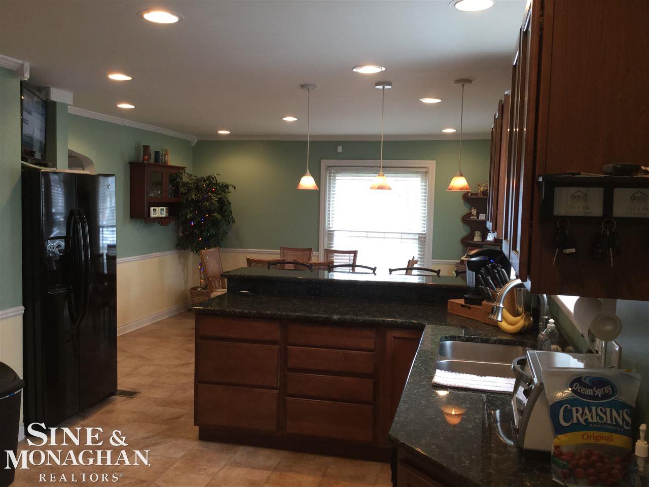 1082 Hampton Road Grosse Pointe Woods, MI 48236 - Photo 10 of 50