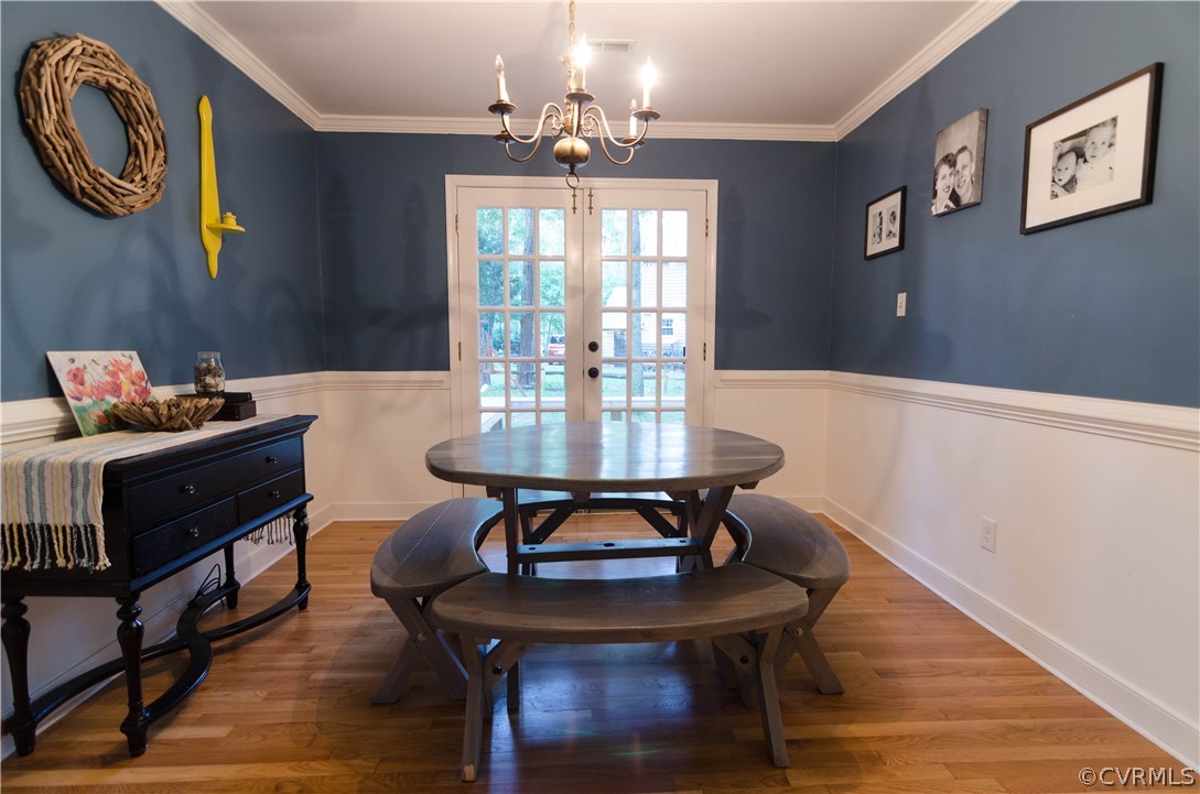 3207 Fox Chase Road Midlothian, VA 23112 - Photo 6 of 21 a living room with furniture and a potted plant