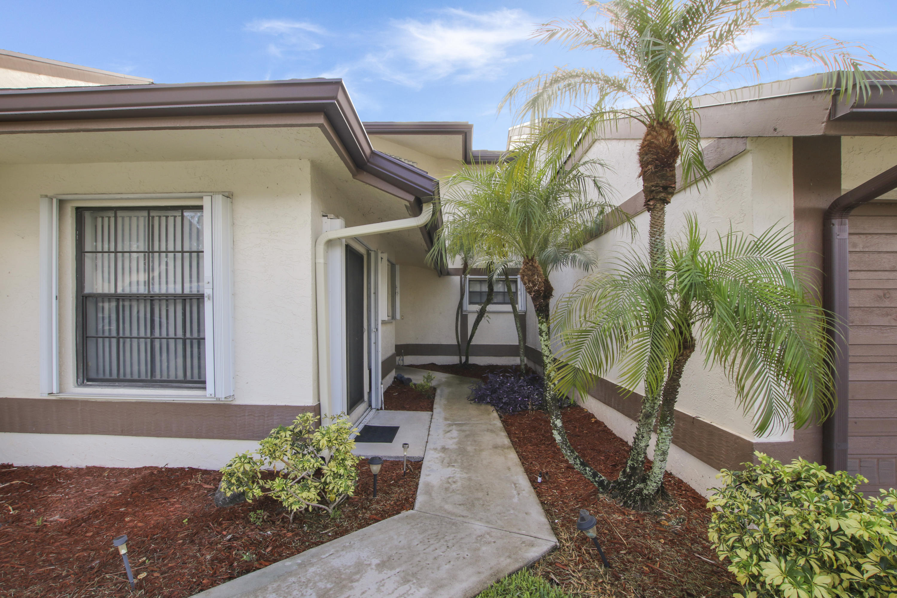 20844 Boca Ridge Drive North Boca Raton, FL 33428 - Photo 2 of 23 Entranceway