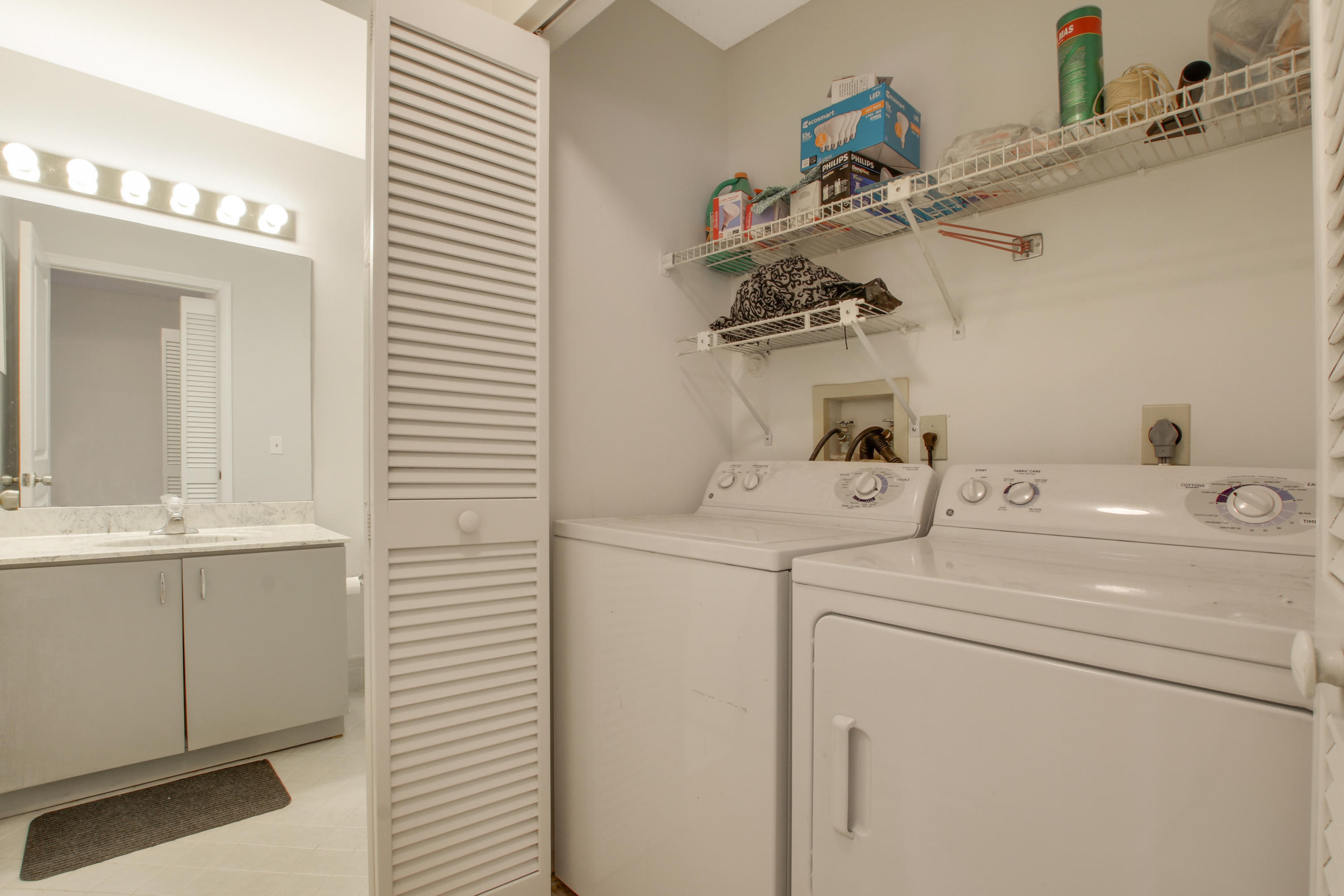 20844 Boca Ridge Drive North Boca Raton, FL 33428 - Photo 5 of 23 Washer-dryer-half bath-main floor