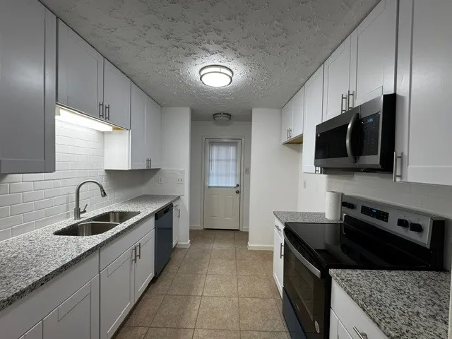 $1,599 | 16310 Meadowbrook Farm Road, Houston, TX 77082