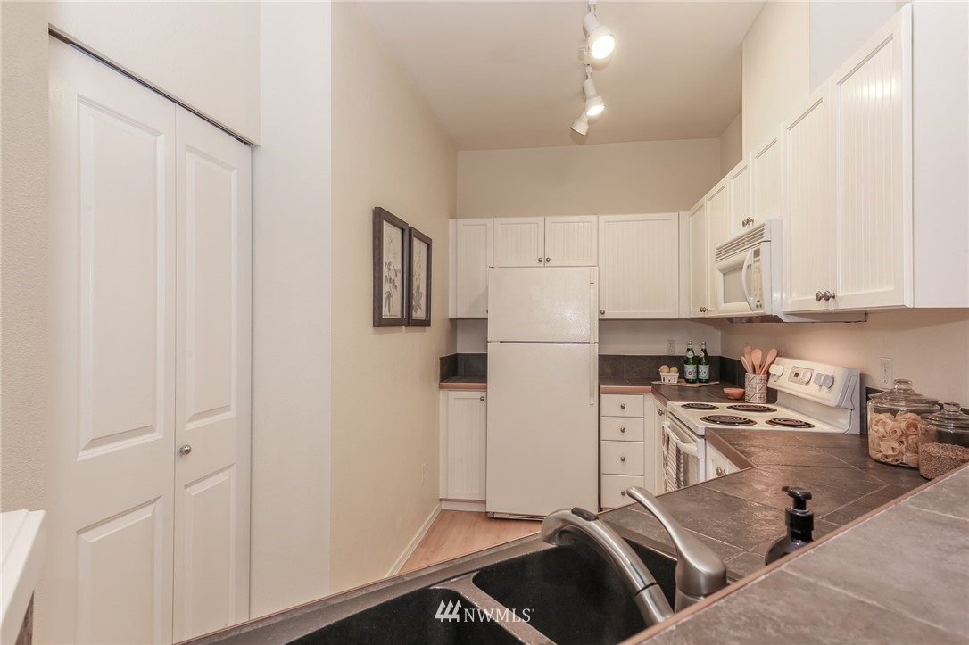 1500 South 18th Street, Unit M101 Renton, WA 98055 - Photo 6 of 21 Gallery Image 6