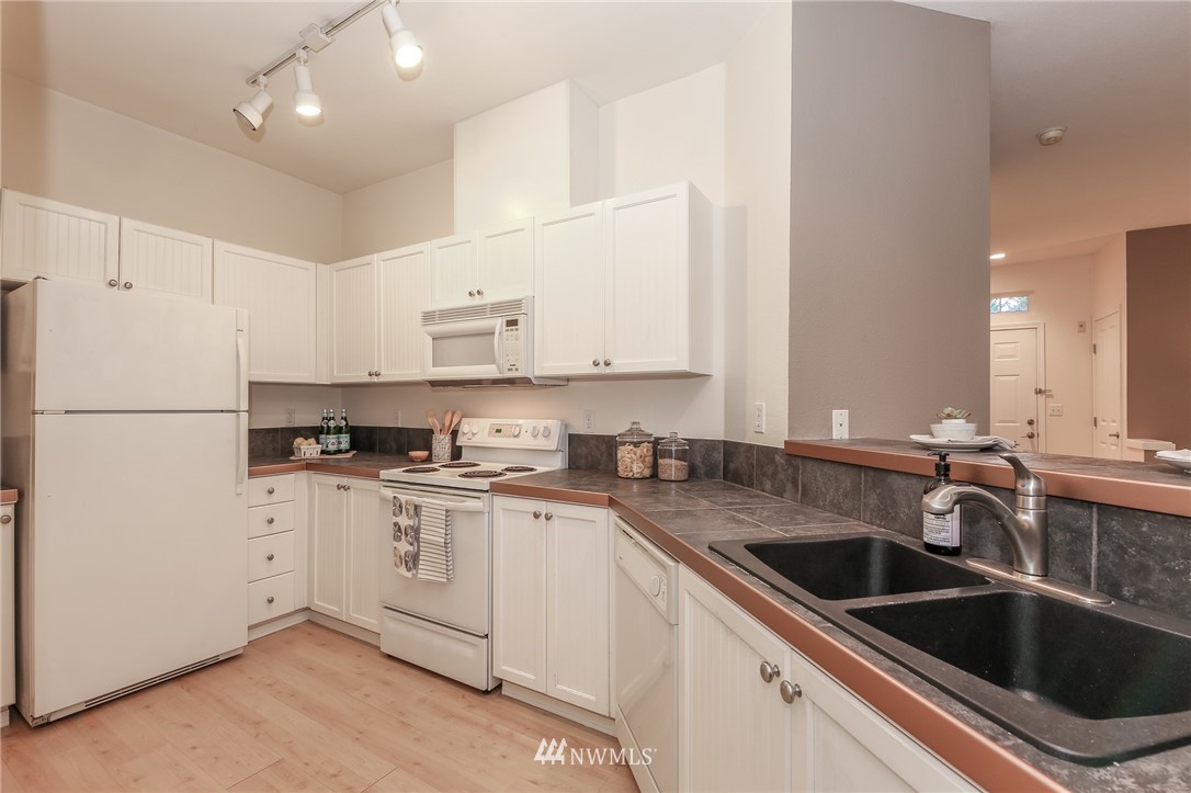 1500 South 18th Street, Unit M101 Renton, WA 98055 - Photo 7 of 21 Gallery Image 7