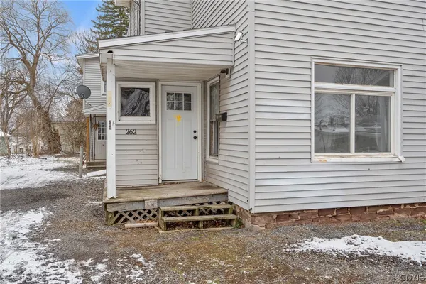 $1,500 | 262 West 4th Street South, Unit 1, Fulton, NY 13069