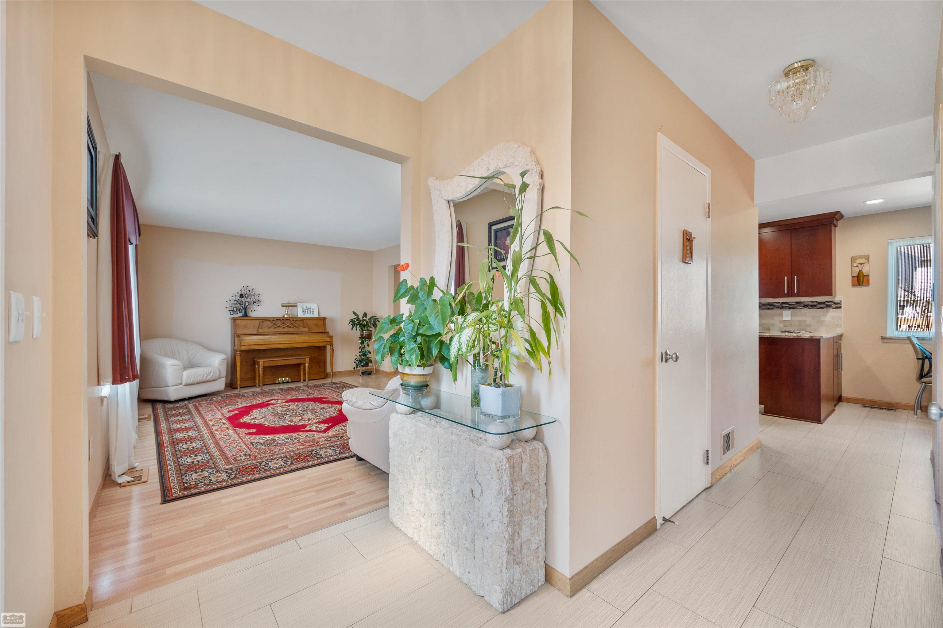 1693 Dennett Lane Rochester Hills, MI 48307 - Photo 11 of 53