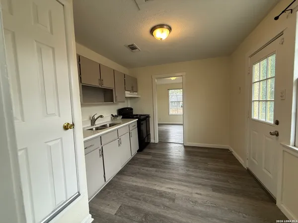 $1,350 | 3103 Neptune Street, San Antonio, TX 78226