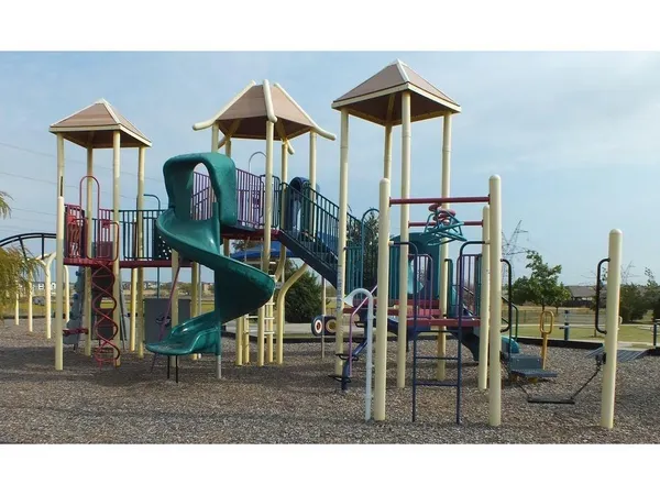 a house view with a outdoor space