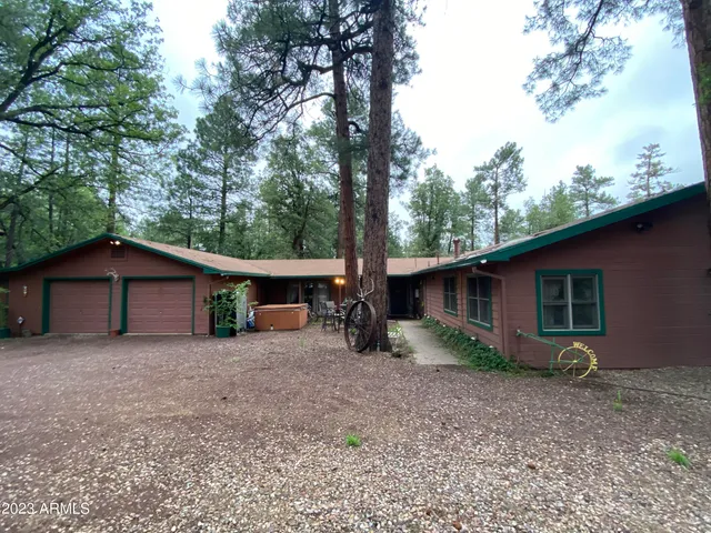 $1,030,000 | 300 East White Mountain Boulevard, Lakeside, AZ 85929